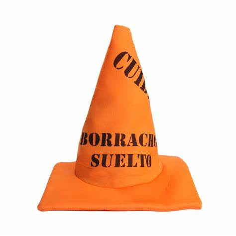 Gorro de tela cono borracho suelto